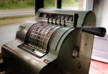 Jak sprawdzić nazwę serwera?