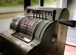 Jak sprawdzić nazwę serwera?