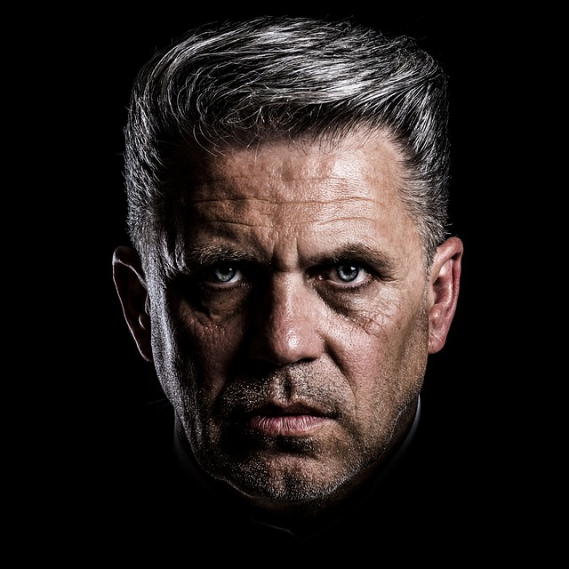 Ile zarabia prawnik w banku?