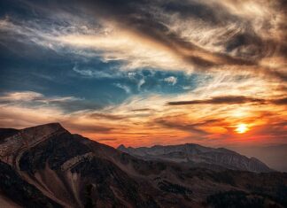 Ile trzeba mieć na koncie żeby mieć złotą kartę?